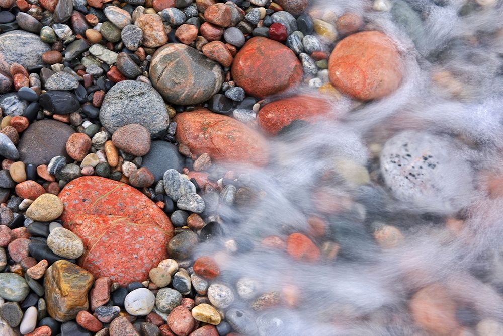 Canada-Ontario-Marathon Wave crashing on rocks at Pebble Beach